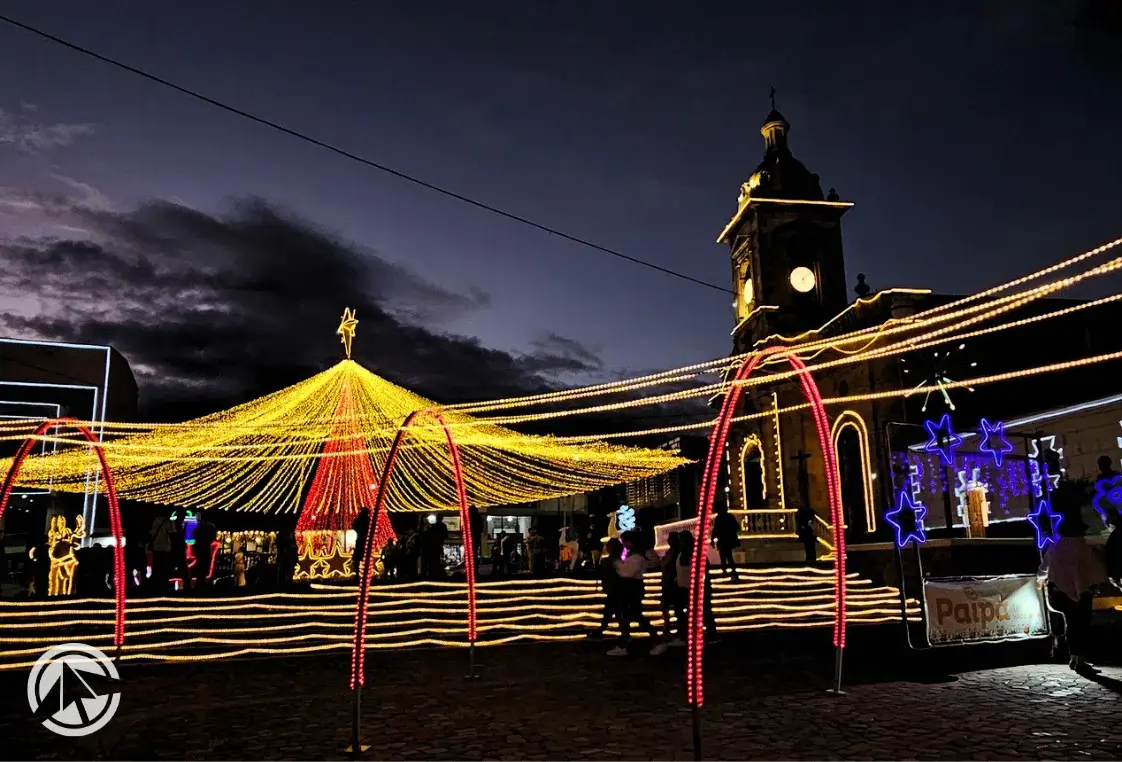 Luces Parque Principal Paipa, Boyacá - Paipa Tours